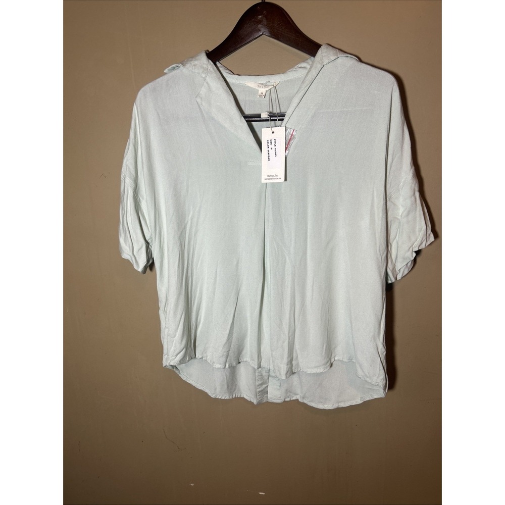 Sim & Sam Short Sleeve Blouse Top Back Buttons Women's‎ Size M sea foam, NWT